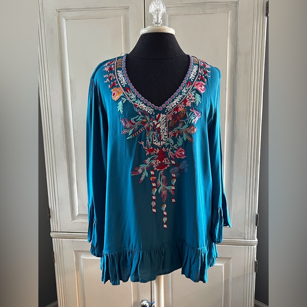 Grand & Green Turquoise Embroidered Top Size L